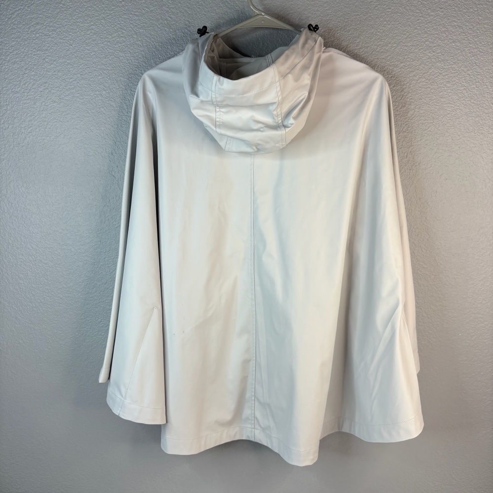 32 Degrees - Gray Batwing Poncho/Raincoat - Picture 4 of 9